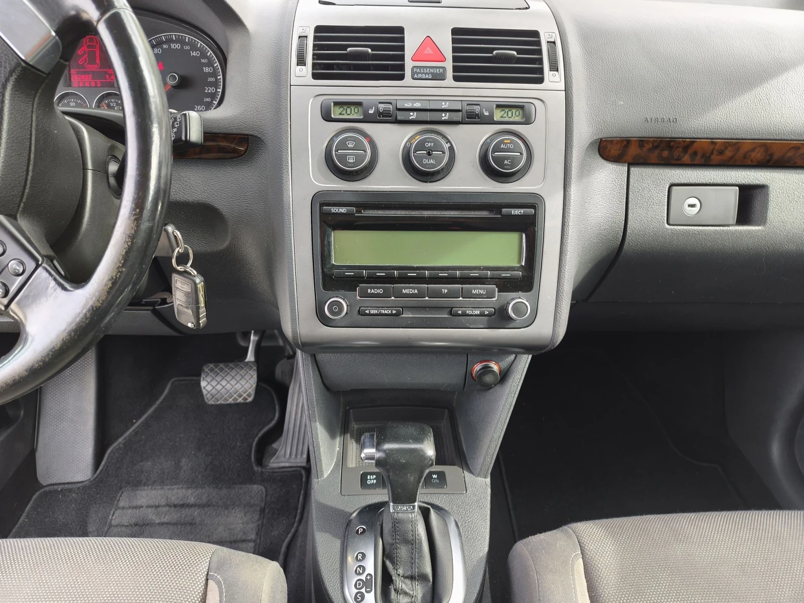 VW Touran 2.0 DSG 170k.c. | Mobile.bg � ����������� 11