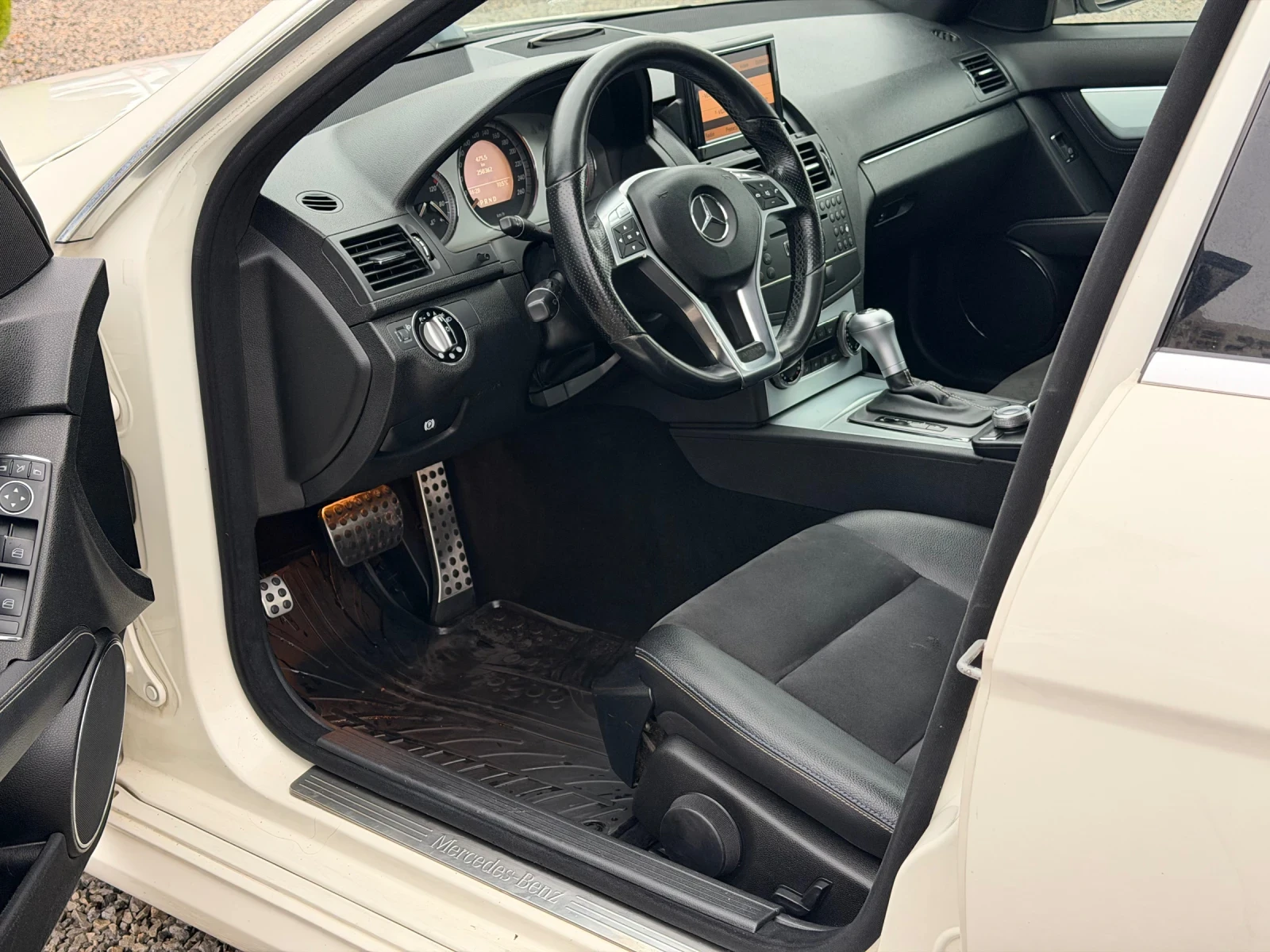 Mercedes-Benz C 220 2.2CDi 170�� * AMG-�����* * ���������*  | Mobile.bg � ����������� 9