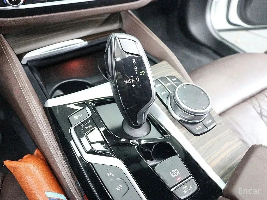 BMW 520, снимка 13 - Автомобили и джипове - 56714857