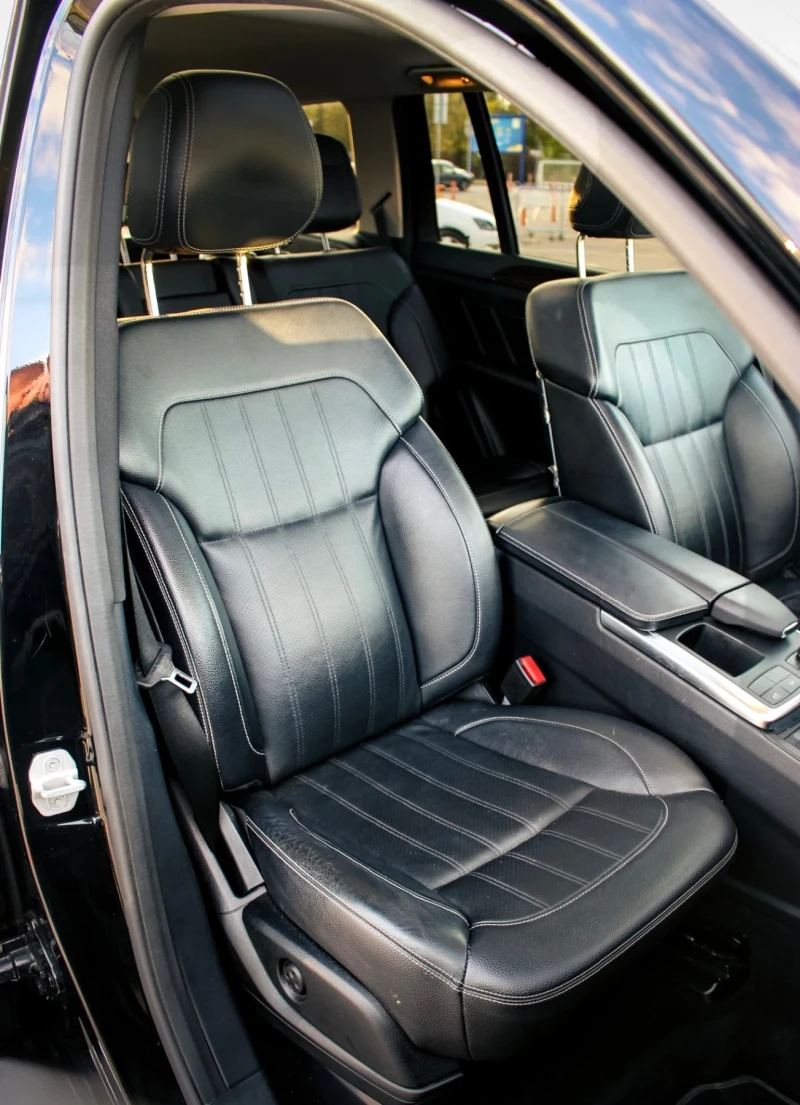 Mercedes-Benz GL 350 Bluetec/Panorama/Подгрев/Keyless/Камера, снимка 10 - Автомобили и джипове - 52090440