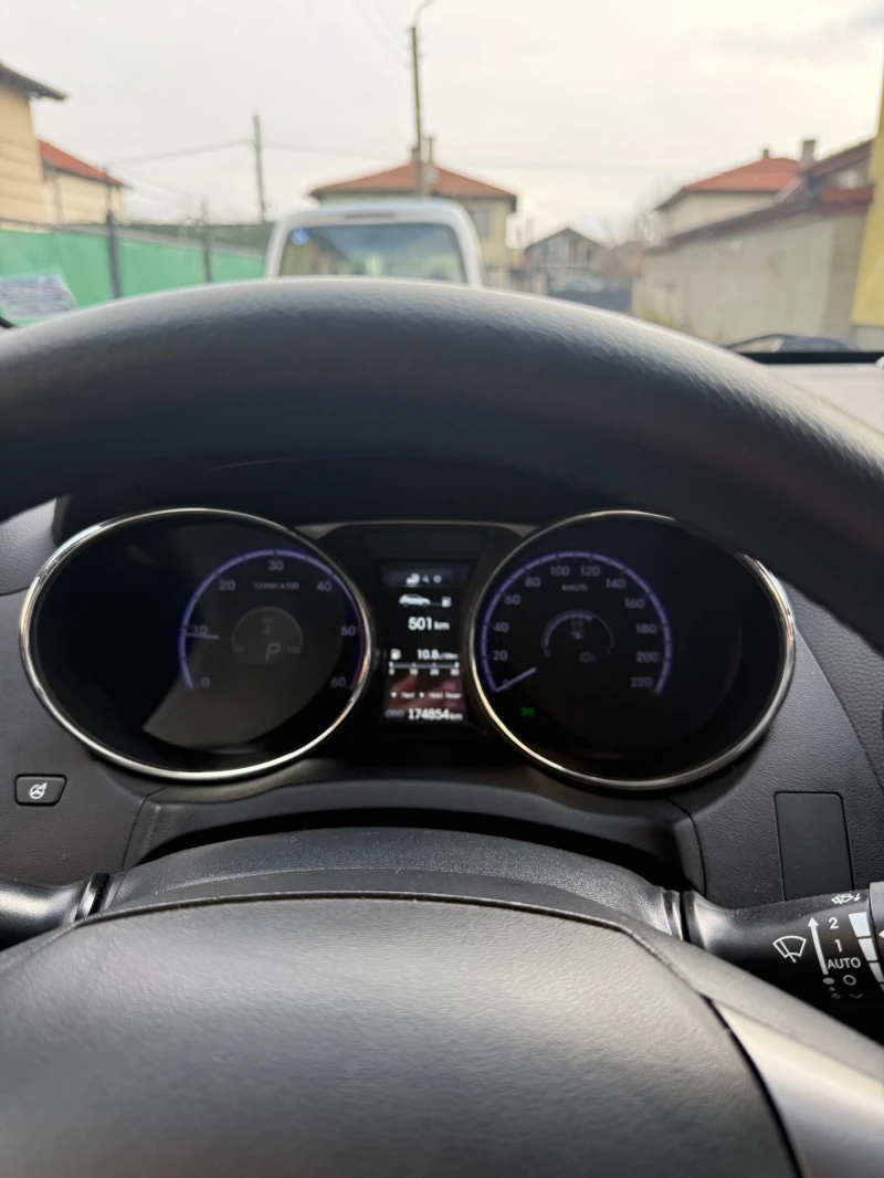 Hyundai IX35, снимка 10 - Автомобили и джипове - 53401608