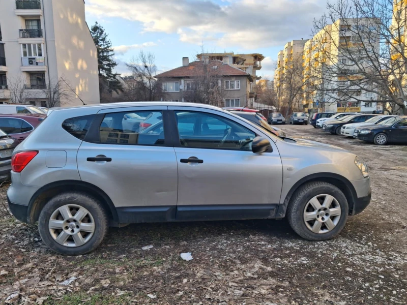 Nissan Qashqai, снимка 4 - Автомобили и джипове - 53411114