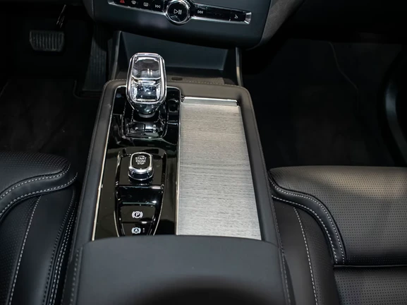 Volvo Xc90 T8 Recharge AWD = Ultra Dark = Гаранция - изображение 8