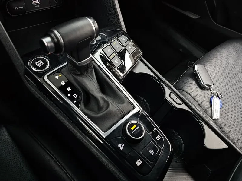 Kia Sportage 2.0 CRDi 4WD, снимка 9 - Автомобили и джипове - 54276417