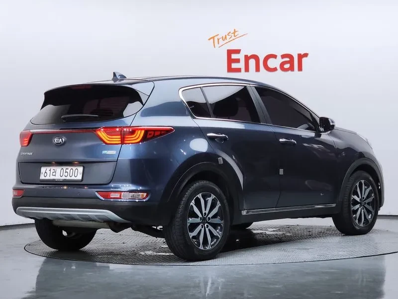 Kia Sportage Diesel 1.7 2Wd Trendy, снимка 2 - Автомобили и джипове - 55748733
