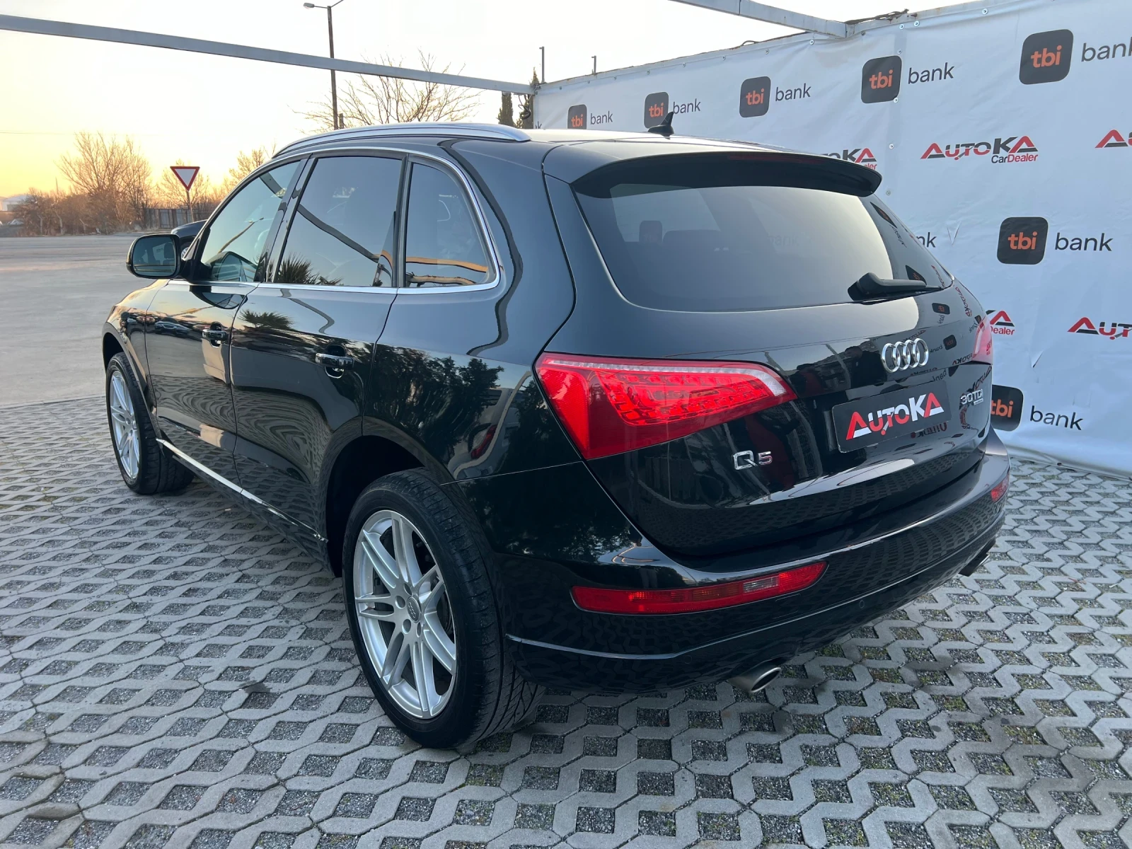 Audi Q5 3.0TDI-239кс= АВТОМАТ= 4х4= ОБДУХВАНЕ= ПАНОРАМА - изображение 5