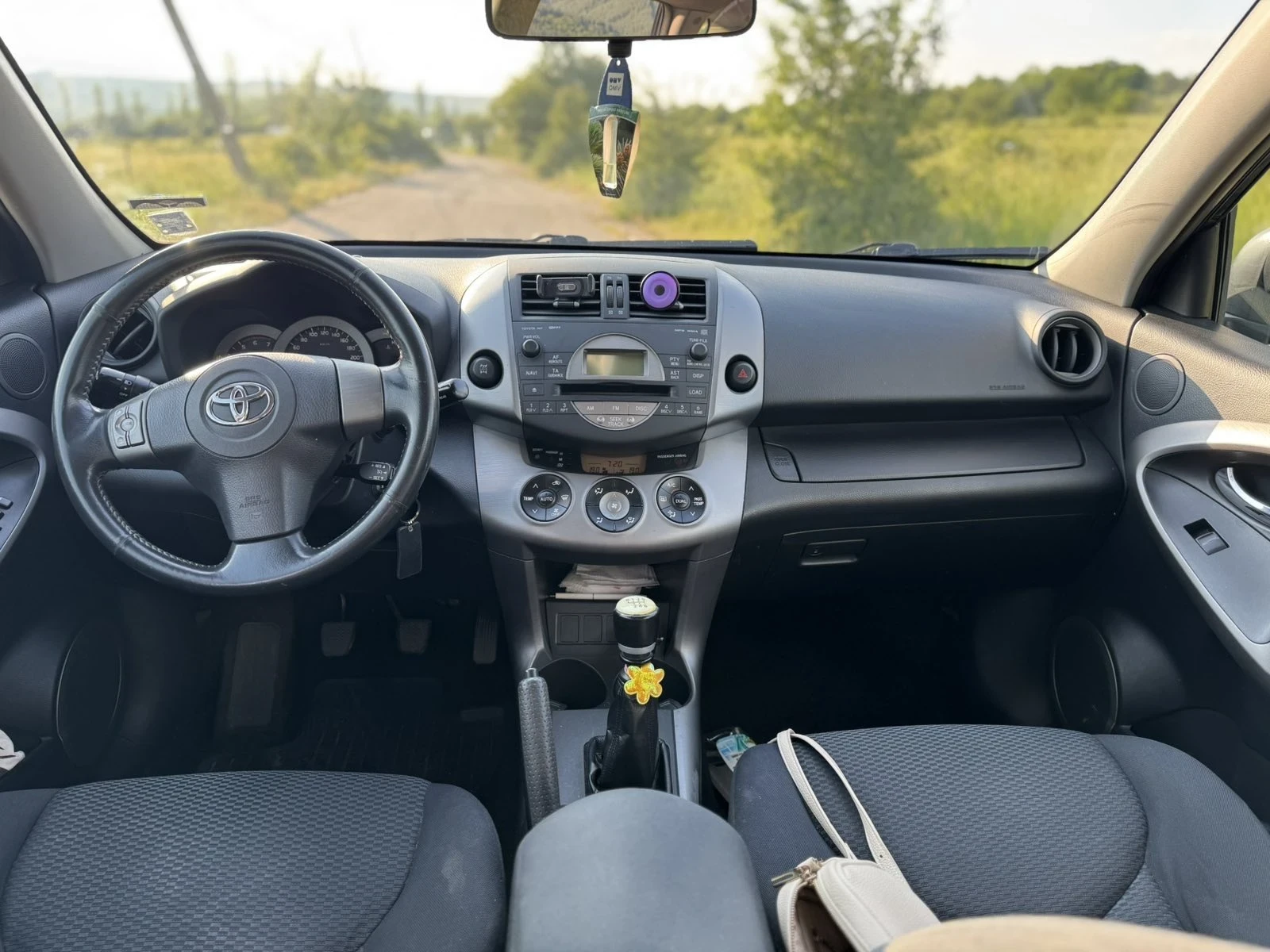 Toyota Rav4  - изображение 8
