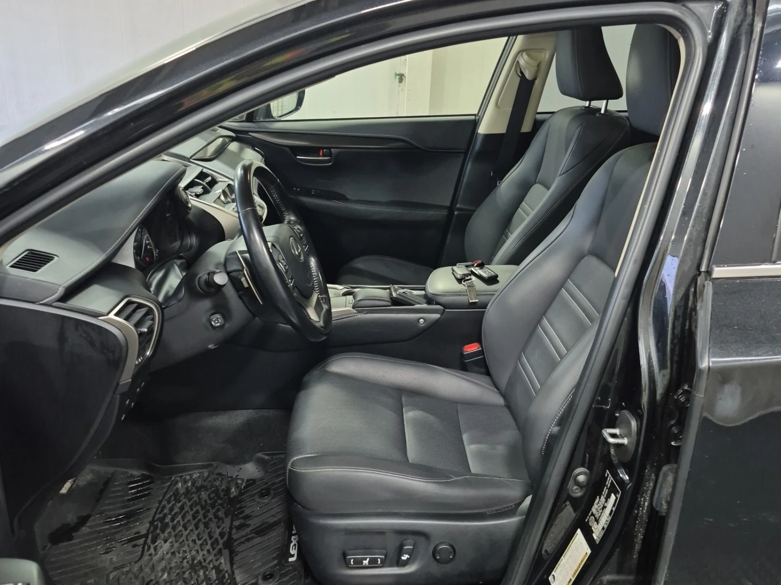 Lexus NX 300 * * CARFAX * *   * *  | Mobile.bg   5