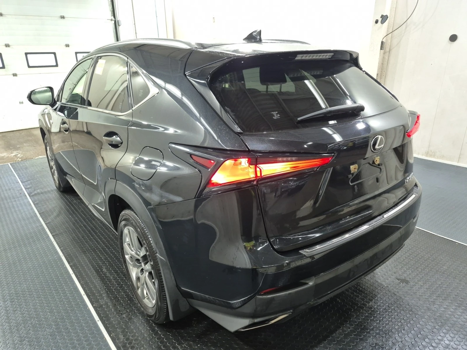 Lexus NX 300 * * CARFAX * *   * *  | Mobile.bg   4