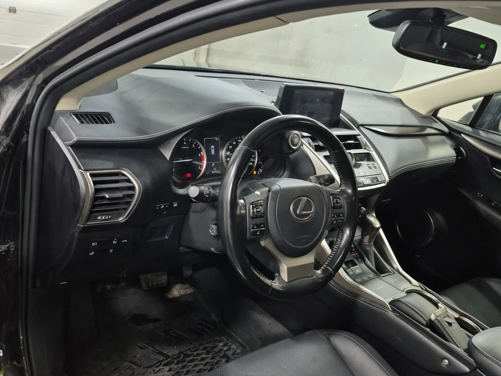Lexus NX 300 * * CARFAX * *   * *  | Mobile.bg   6