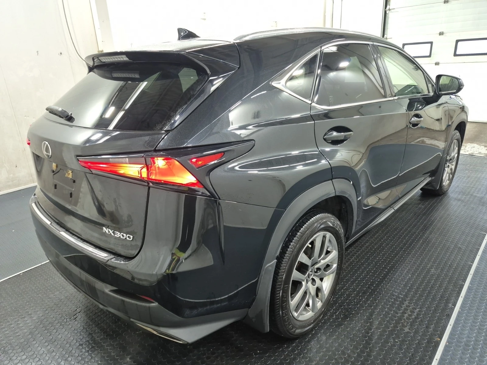 Lexus NX 300 * * CARFAX * *   * *  | Mobile.bg   3