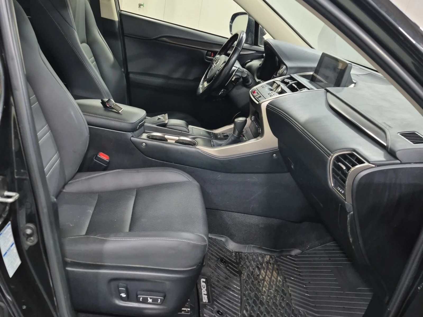 Lexus NX 300 * * CARFAX * *   * *  | Mobile.bg   8