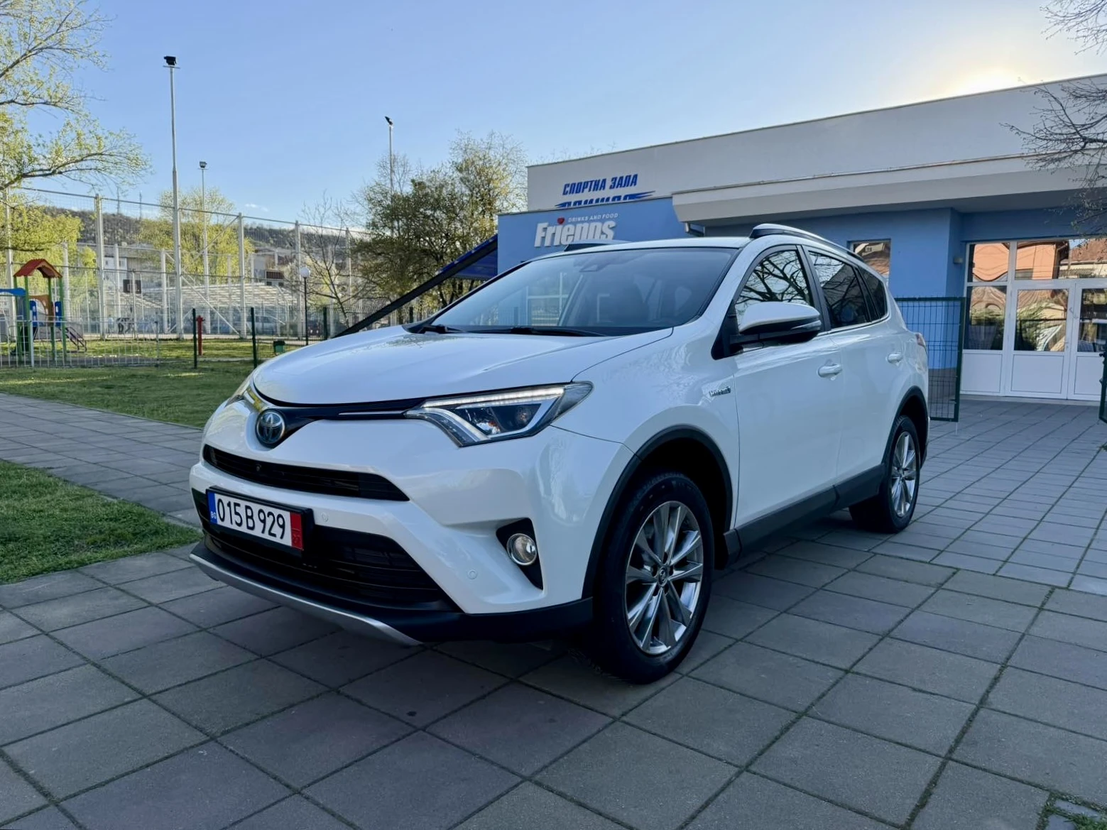Toyota Rav4 Hybrid* Limited* 4x4* Facelift* Euro 6B* , снимка 2 - Автомобили и джипове - 54162263