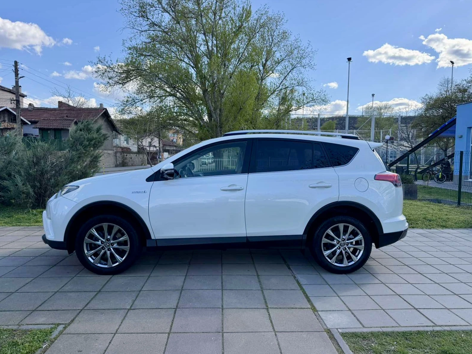 Toyota Rav4 Hybrid* Limited* 4x4* Facelift* Euro 6B* , снимка 3 - Автомобили и джипове - 54162263