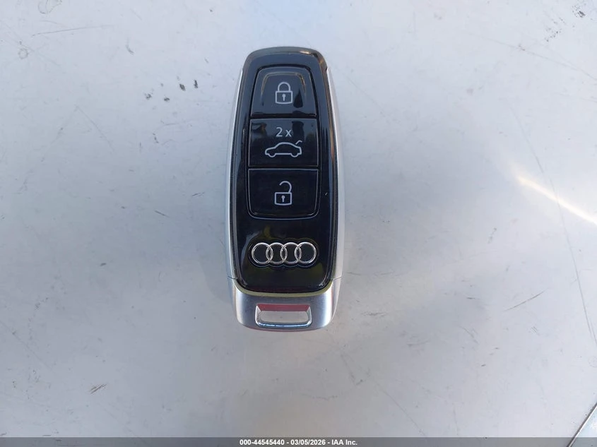 Audi Q8 E-Tron Premium Plus Quattro, снимка 11 - Автомобили и джипове - 54770090