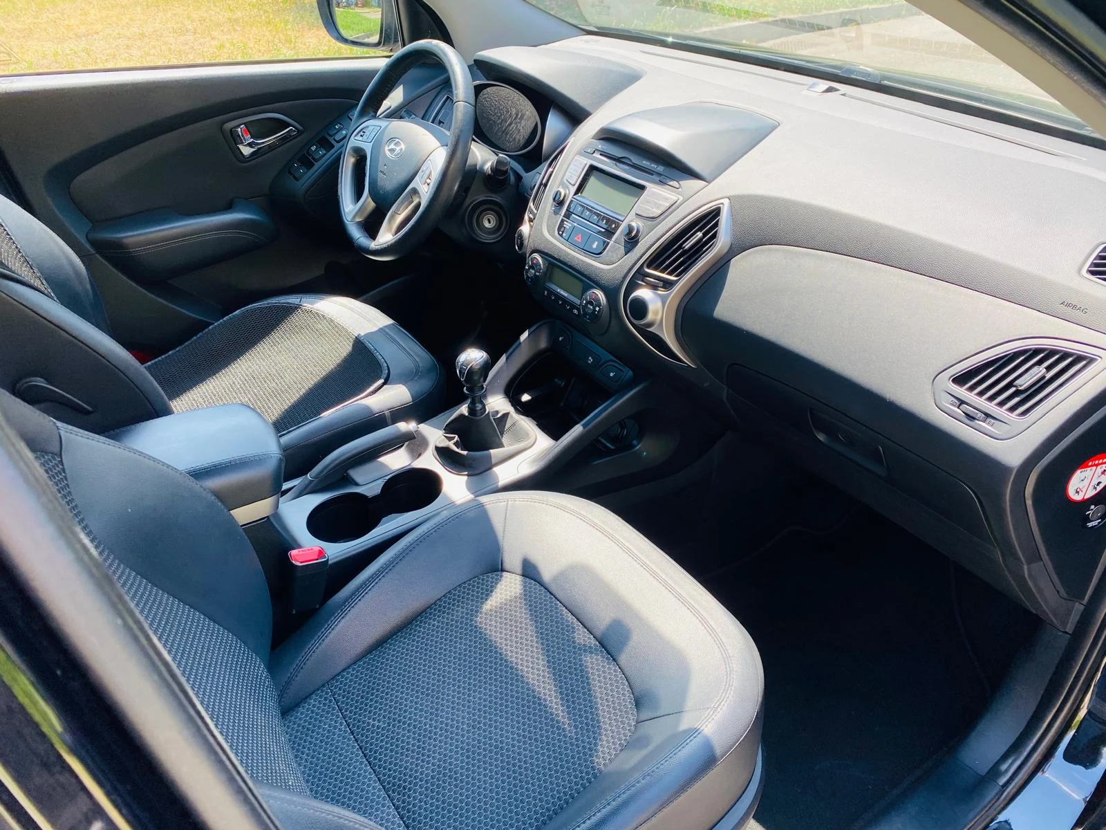 Hyundai IX35, снимка 15 - Автомобили и джипове - 55320929