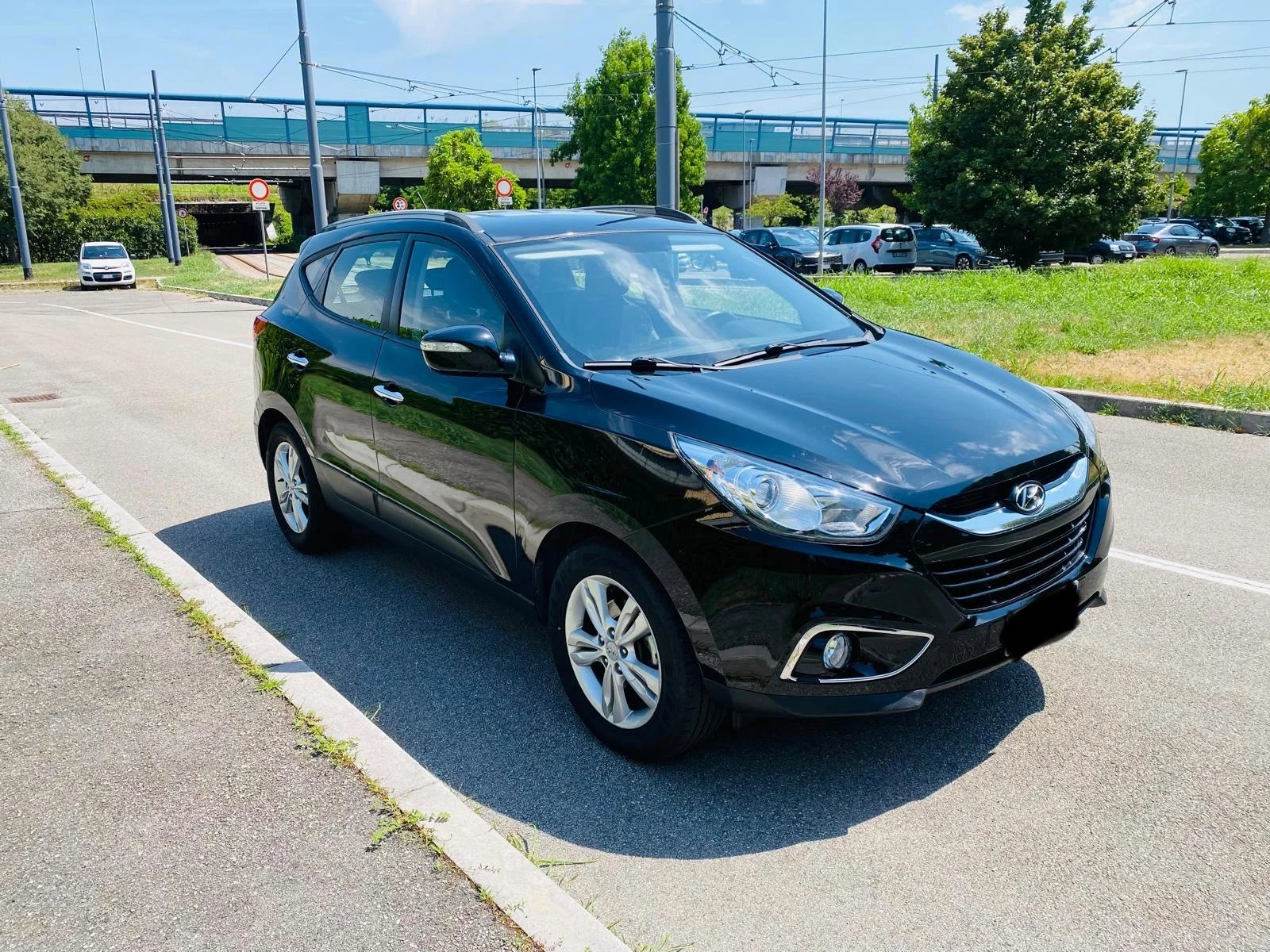 Hyundai IX35, снимка 2 - Автомобили и джипове - 55320929