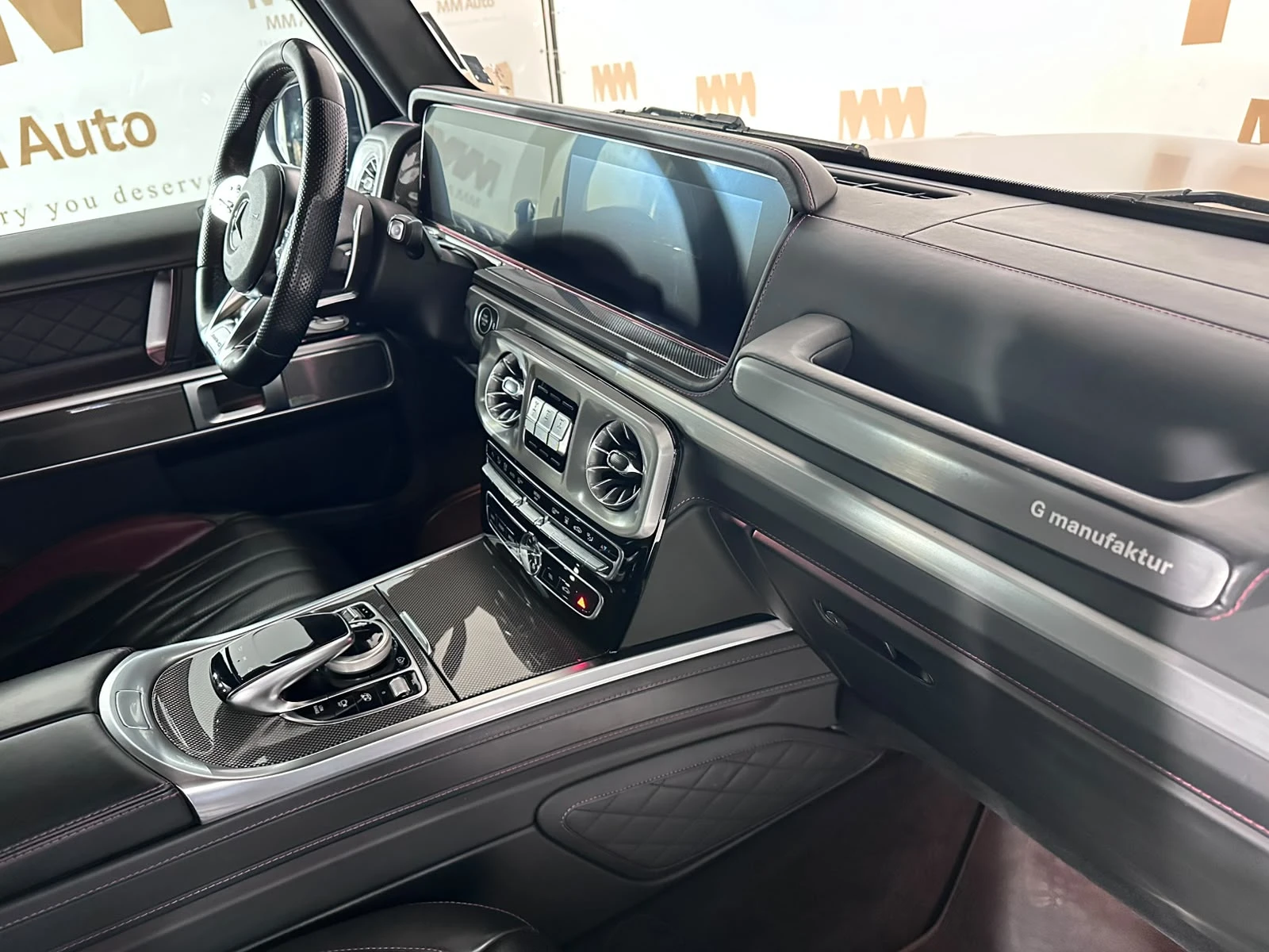 Mercedes-Benz G 63 AMG Carbon* Burmester* Manufaktur Night Magno, снимка 11 - Автомобили и джипове - 55405455