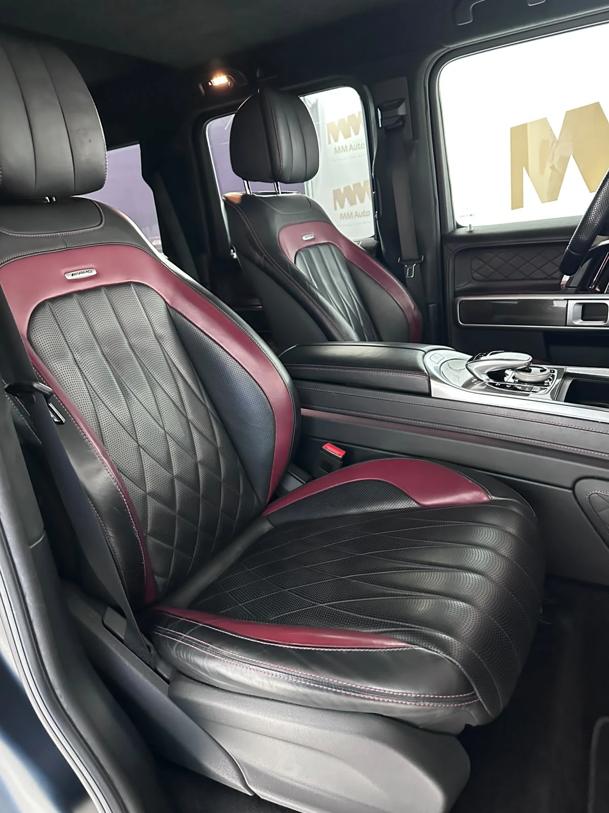Mercedes-Benz G 63 AMG Carbon* Burmester* Manufaktur Night Magno, снимка 10 - Автомобили и джипове - 55405455