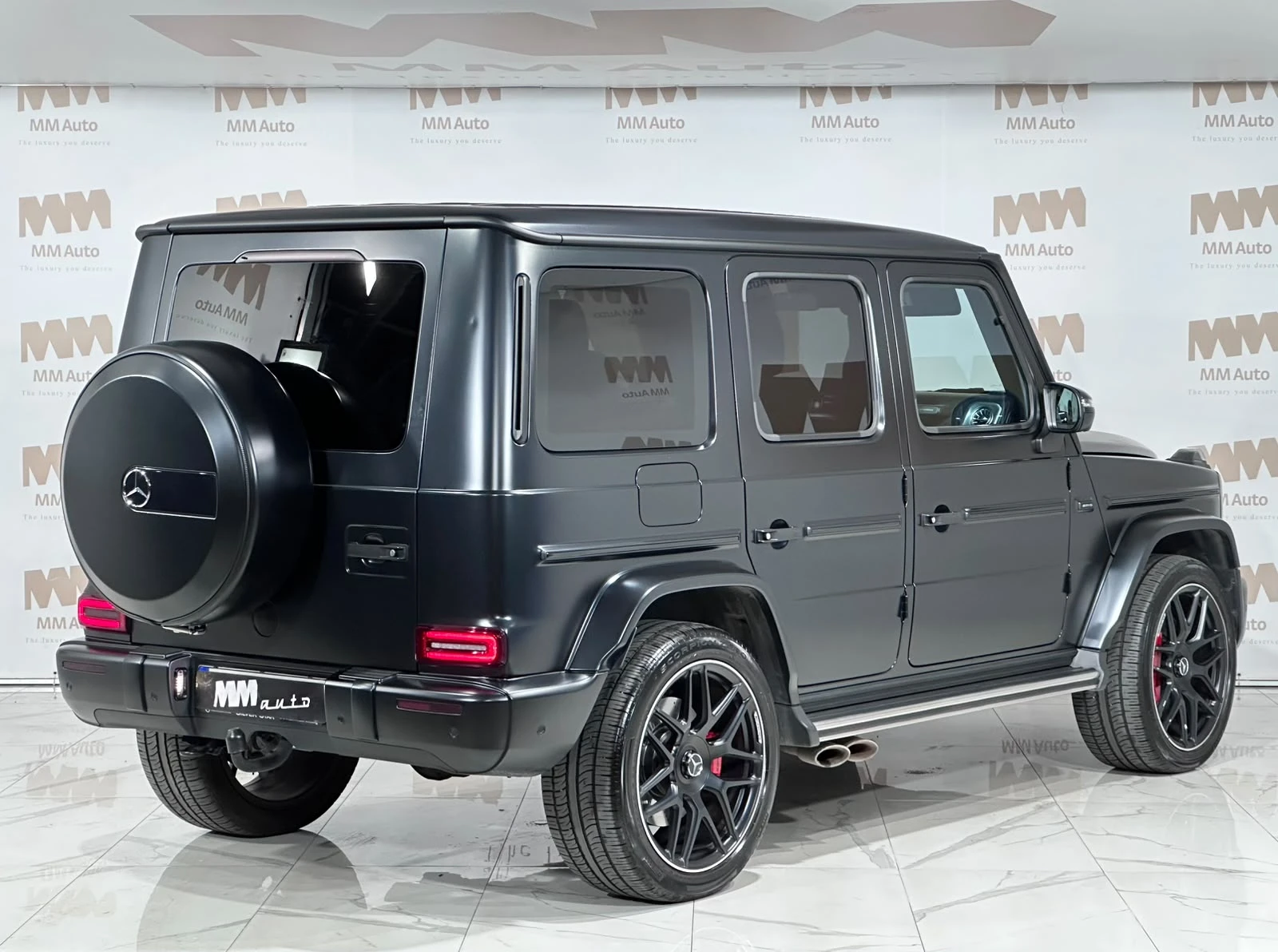 Mercedes-Benz G 63 AMG Carbon* Burmester* Manufaktur Night Magno, снимка 2 - Автомобили и джипове - 55405455