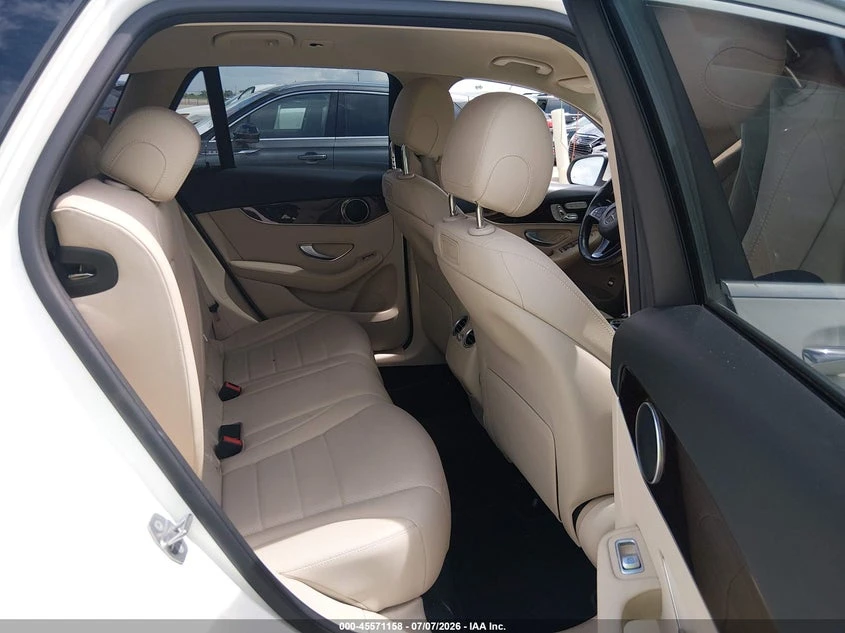 Mercedes-Benz GLC 300 2.0l, снимка 8 - Автомобили и джипове - 55569500