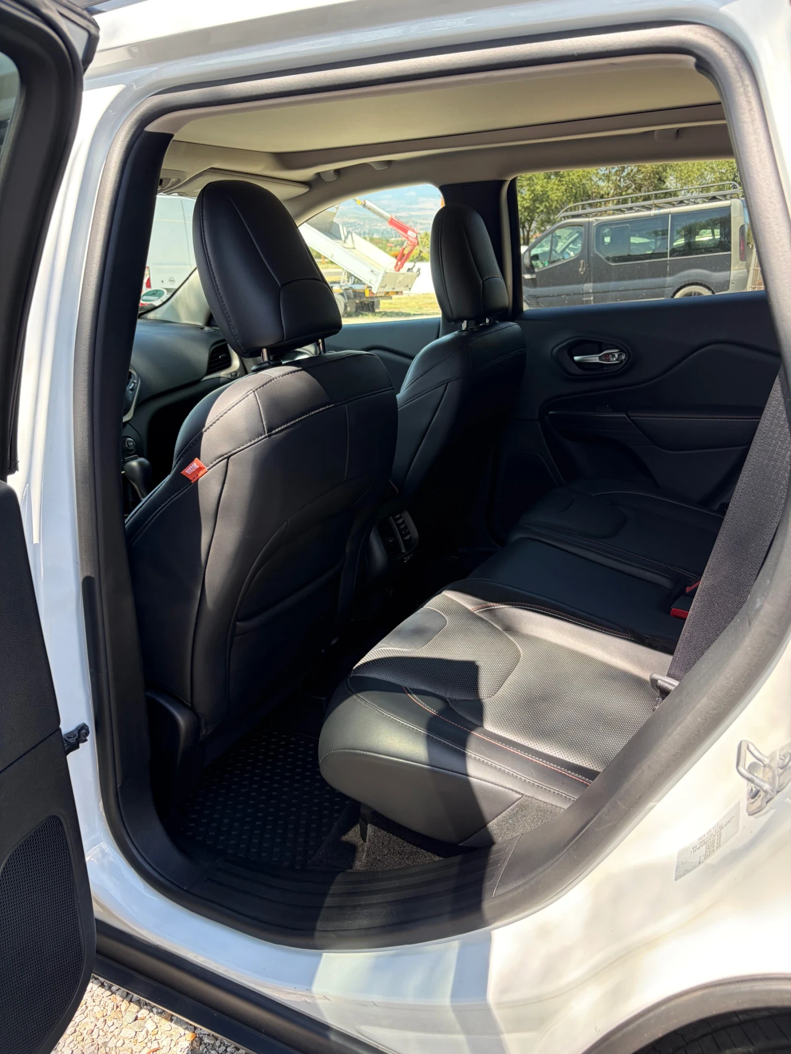 Jeep Cherokee 2.2D | Mobile.bg � ����������� 10