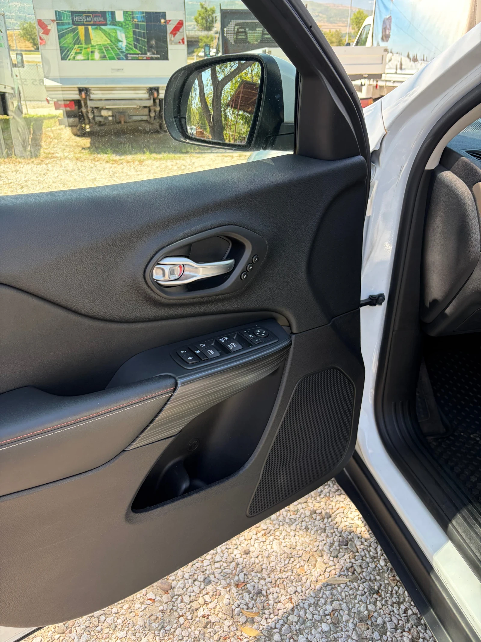 Jeep Cherokee 2.2D | Mobile.bg � ����������� 6