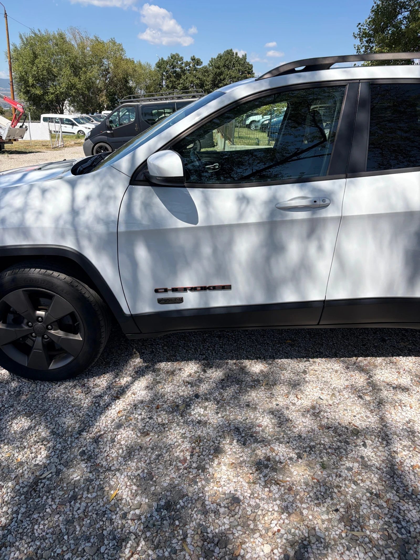Jeep Cherokee 2.2D | Mobile.bg � ����������� 7