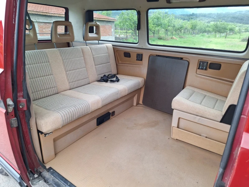 VW Multivan, снимка 12 - Бусове и автобуси - 52487794