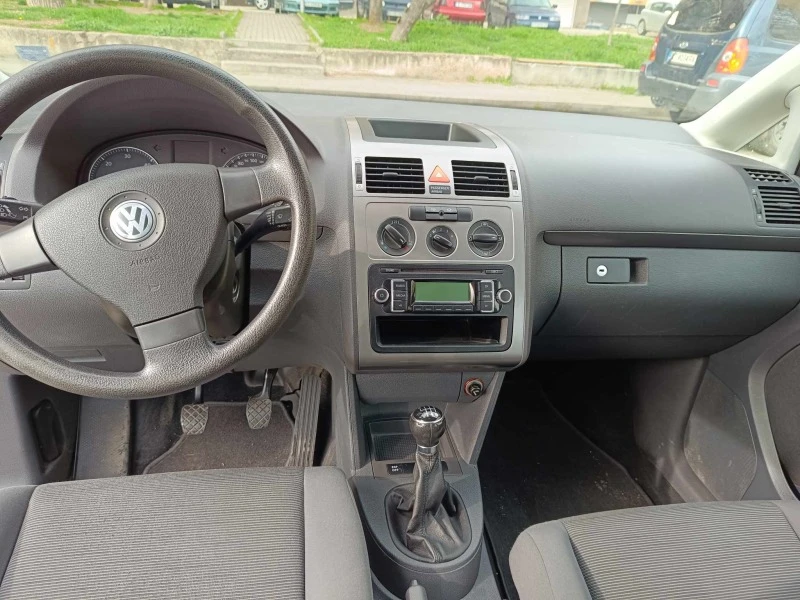 VW Touran, снимка 7 - Автомобили и джипове - 47158176