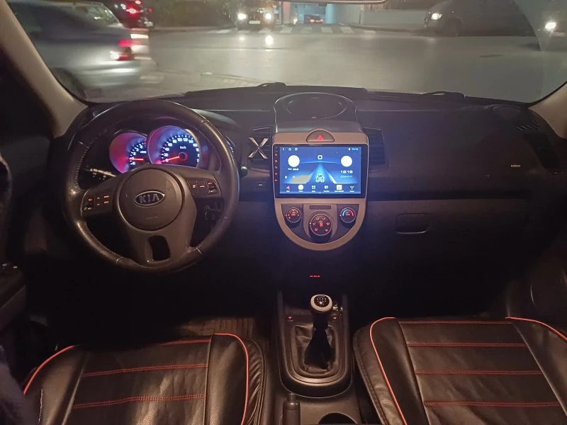 Kia Soul 1.6 CRDI, снимка 13 - Автомобили и джипове - 47885621