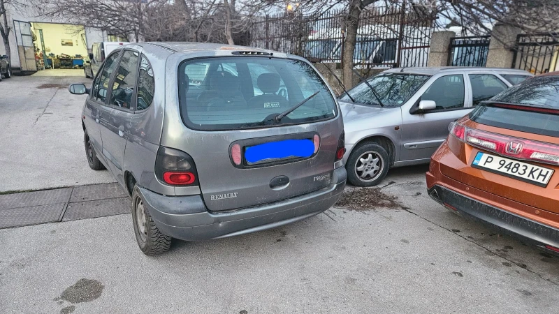 Renault Scenic, снимка 2 - Автомобили и джипове - 48790175