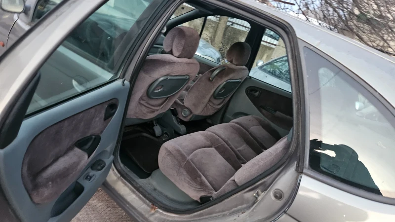 Renault Scenic, снимка 5 - Автомобили и джипове - 48790175