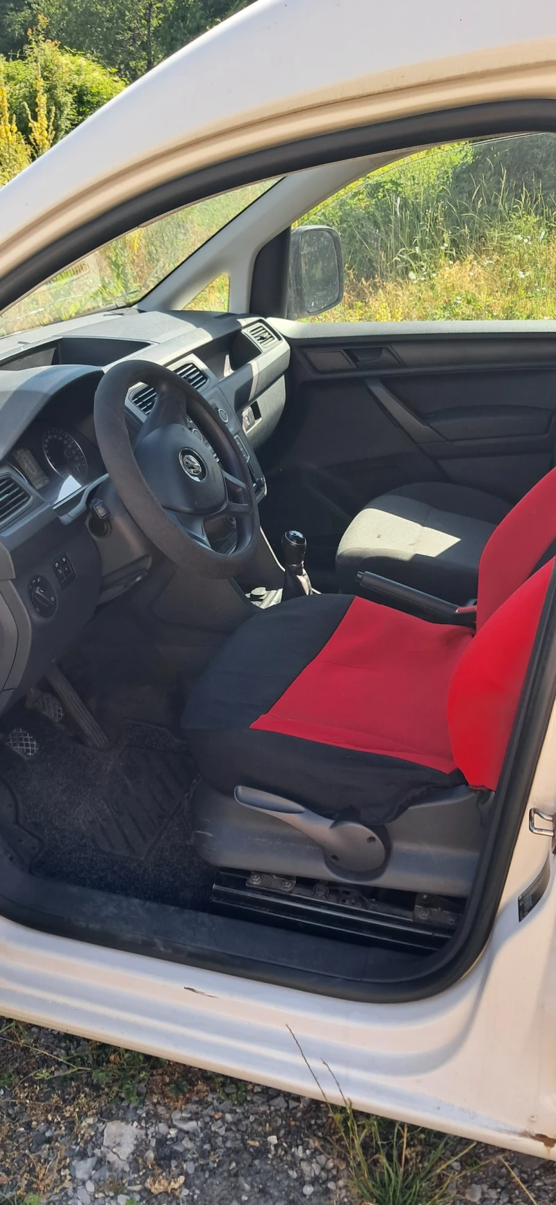 VW Caddy, снимка 2 - Автомобили и джипове - 52065559