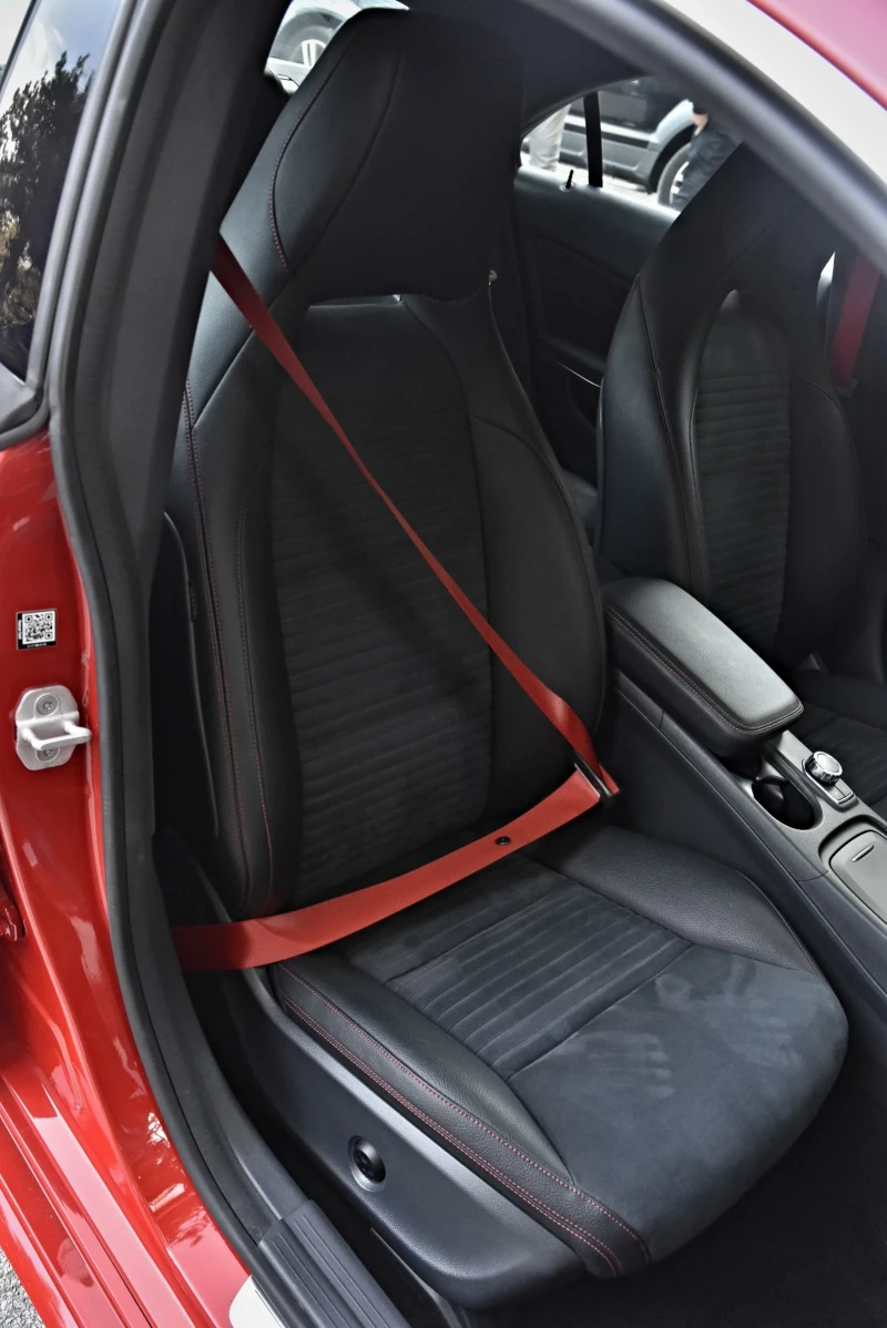 Mercedes-Benz CLA 250 2xAMG Optic 4-MATIC AWD R-KAMERA FULL NOV, снимка 14 - Автомобили и джипове - 52657201