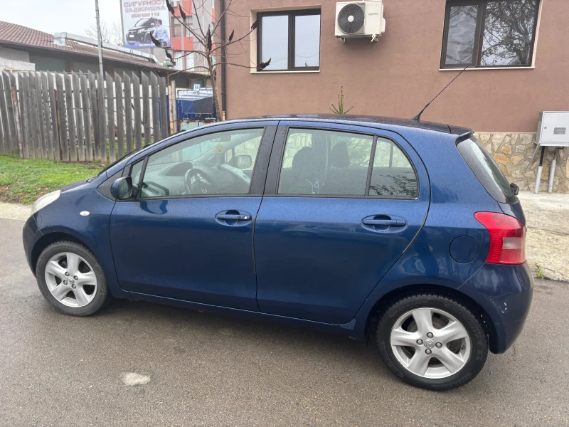 Toyota Yaris 1000, снимка 7 - Автомобили и джипове - 52581525