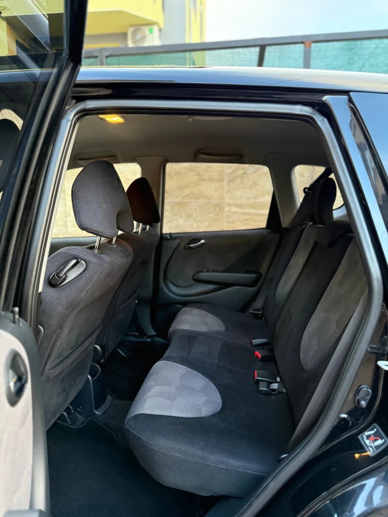 Honda Jazz 1.4i SPORT ШВЕЙЦАРИЯ 100% РЕАЛЕН ВИДЕО ЛИЗИНГ, снимка 13 - Автомобили и джипове - 52643915