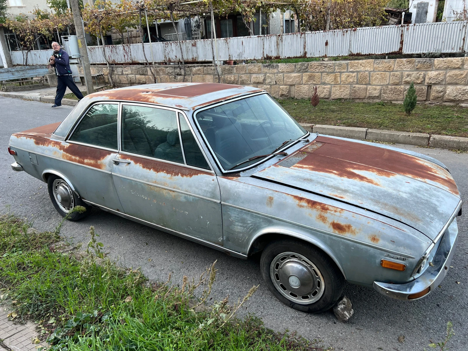 Audi 100 LS - изображение 2