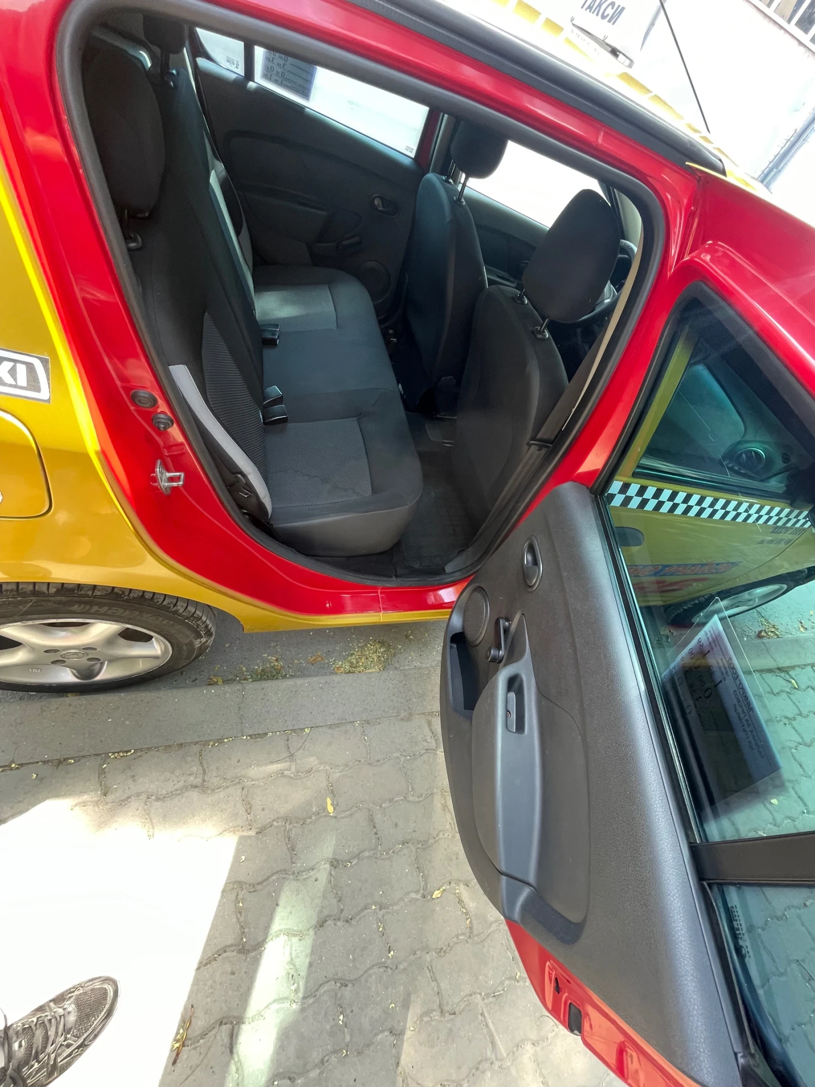 Dacia Sandero  - изображение 7