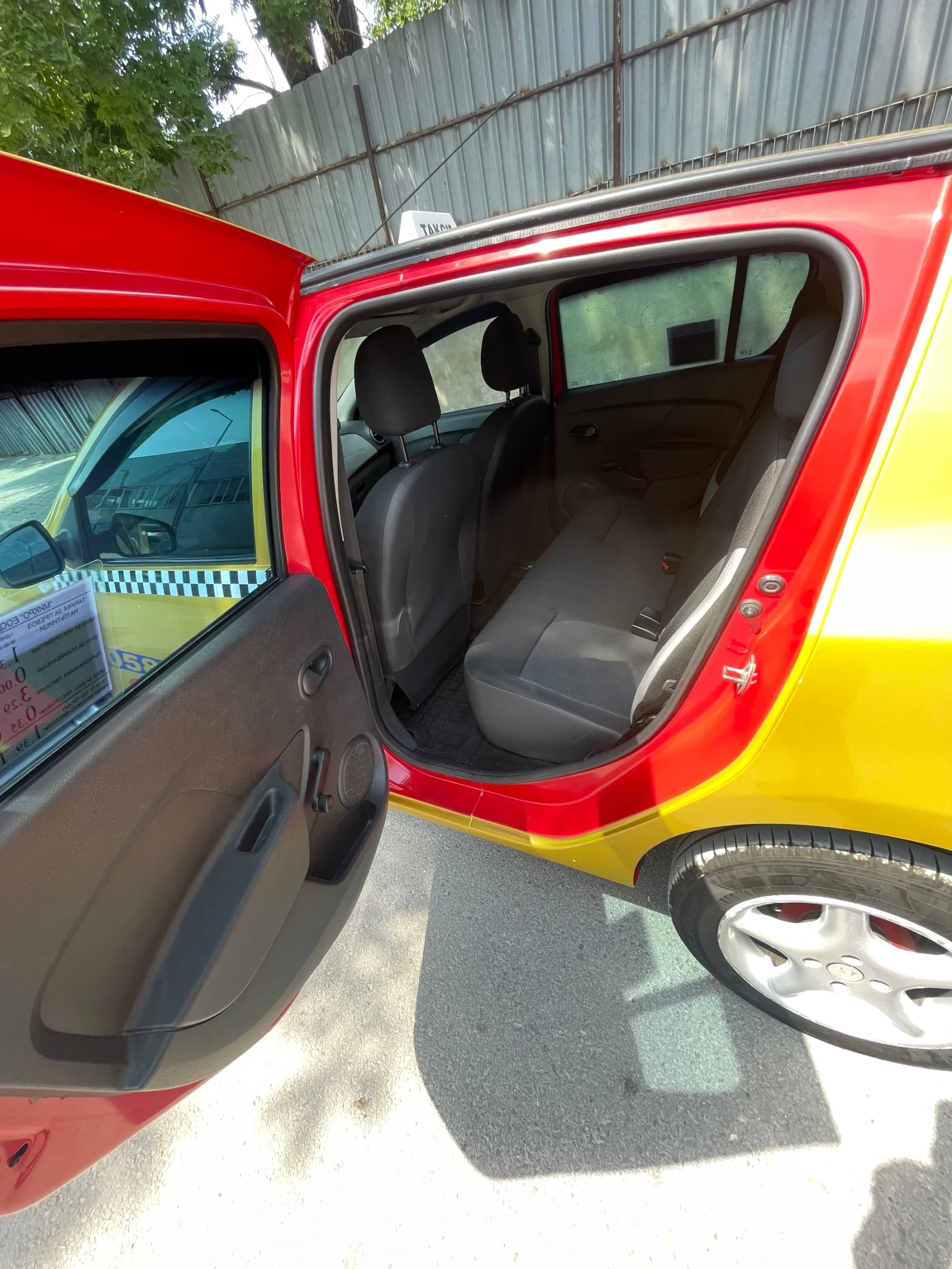 Dacia Sandero  - изображение 8