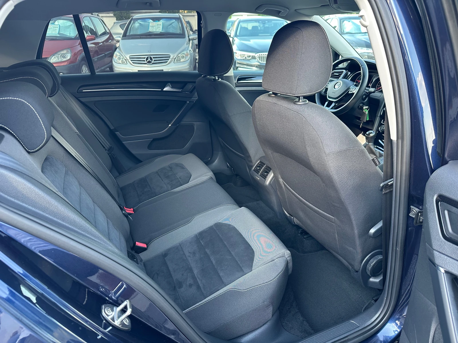 VW Golf HIGHLINE* NAVI* 1.6TDI* TOP*  - изображение 7