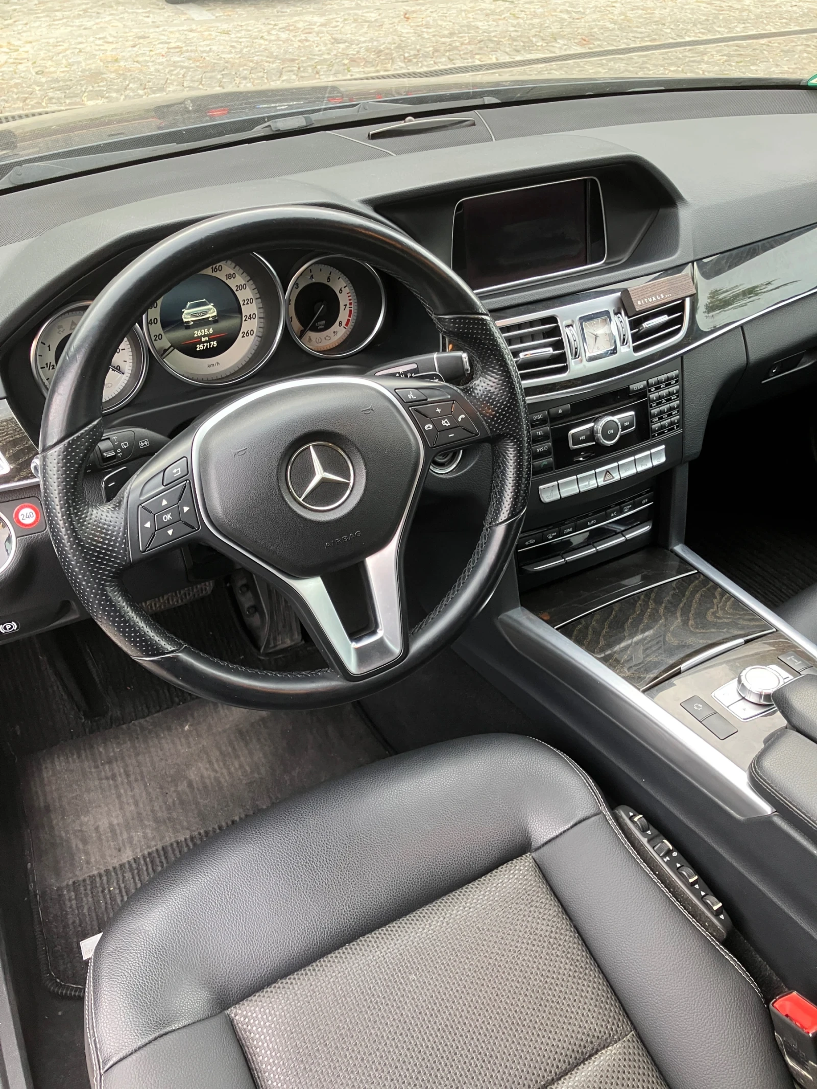 Mercedes-Benz E 400  - изображение 7