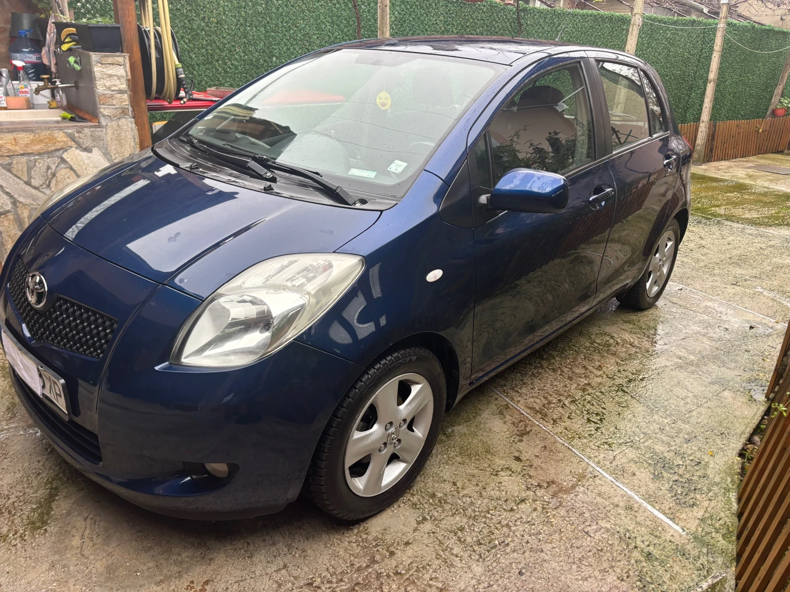 Toyota Yaris 1000 - изображение 4