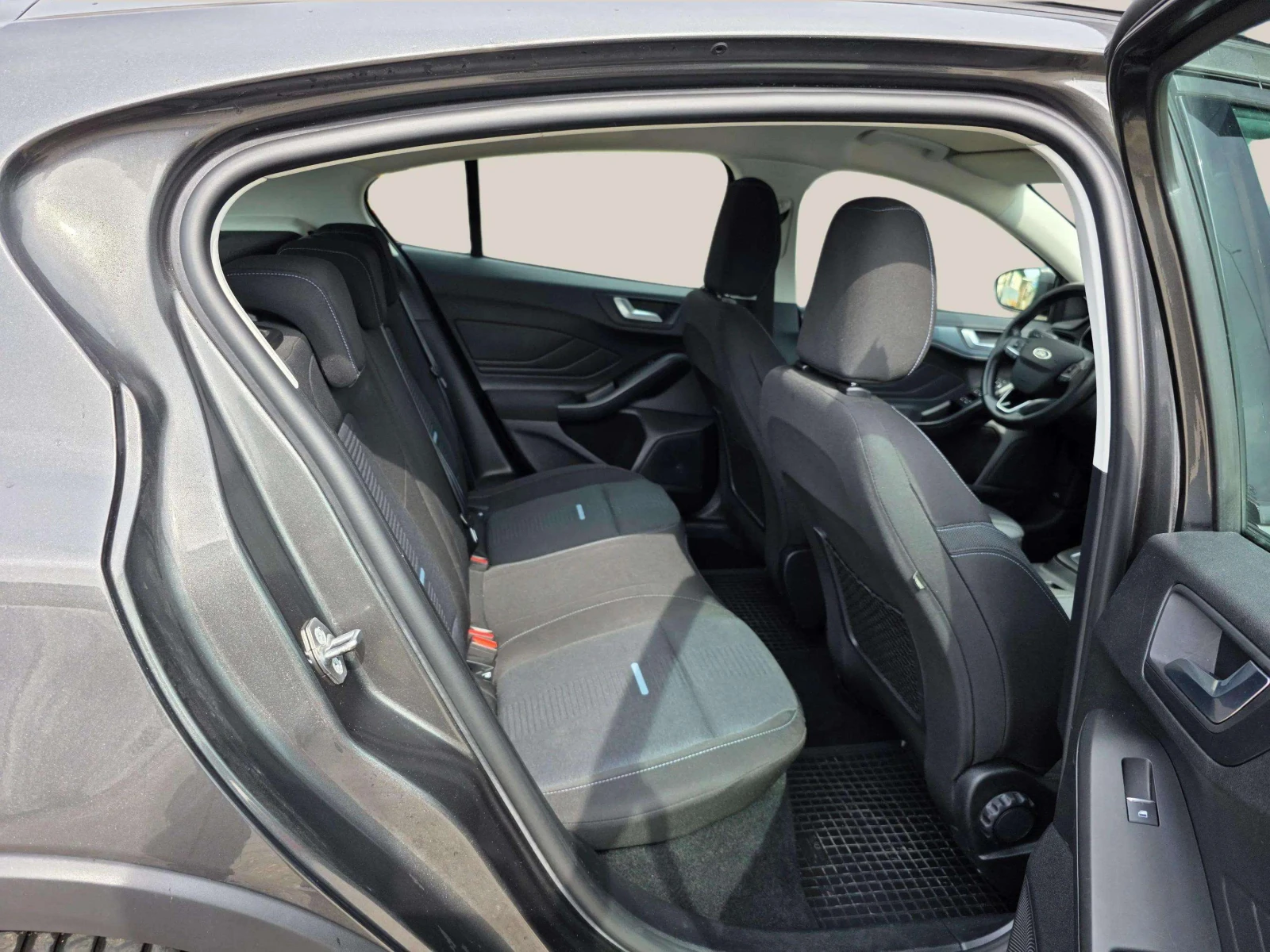 Ford Focus 1.0 EcoBoost mHEV - изображение 10