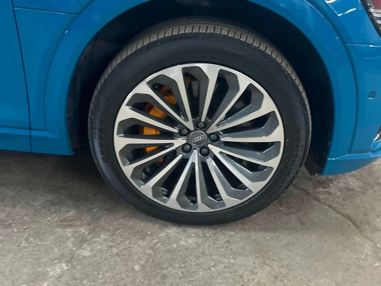 Audi E-Tron  Technik /ДИСТРОНИК/360/B&O, снимка 7 - Автомобили и джипове - 54024852