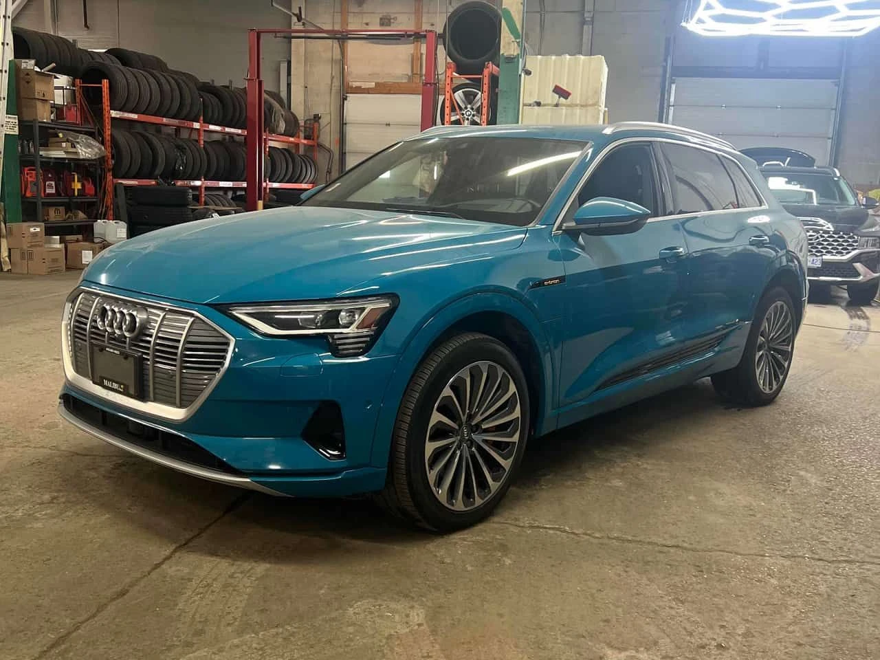 Audi E-Tron  Technik /ДИСТРОНИК/360/B&O