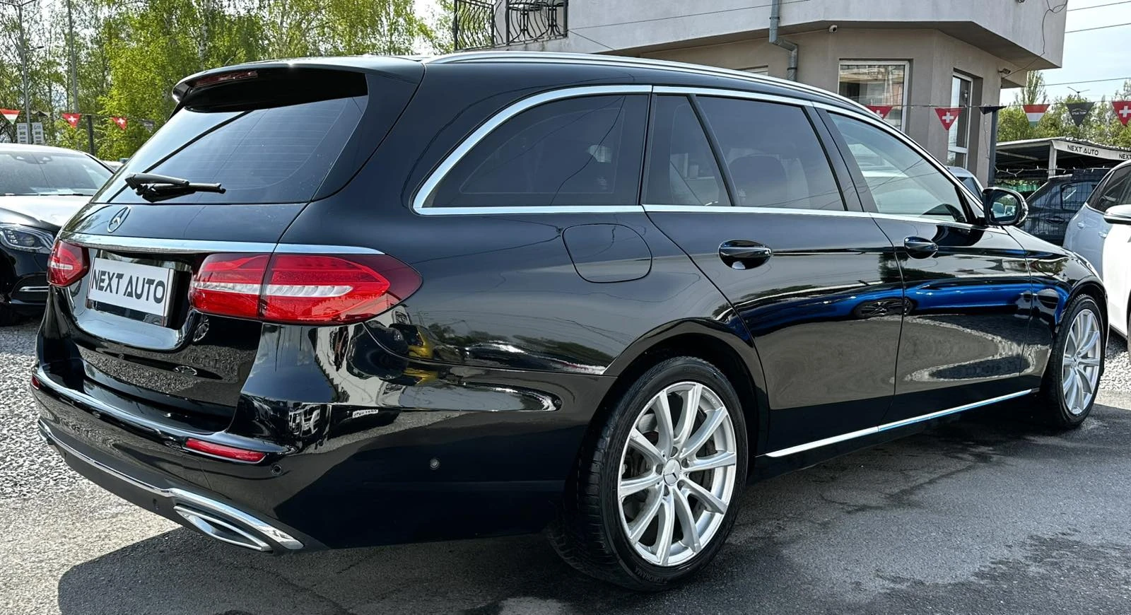 Mercedes-Benz E 220 2.0D 194HP BLIND SPOT CAMERA MULTIBEAM LED EU6C, снимка 5 - Автомобили и джипове - 54353747