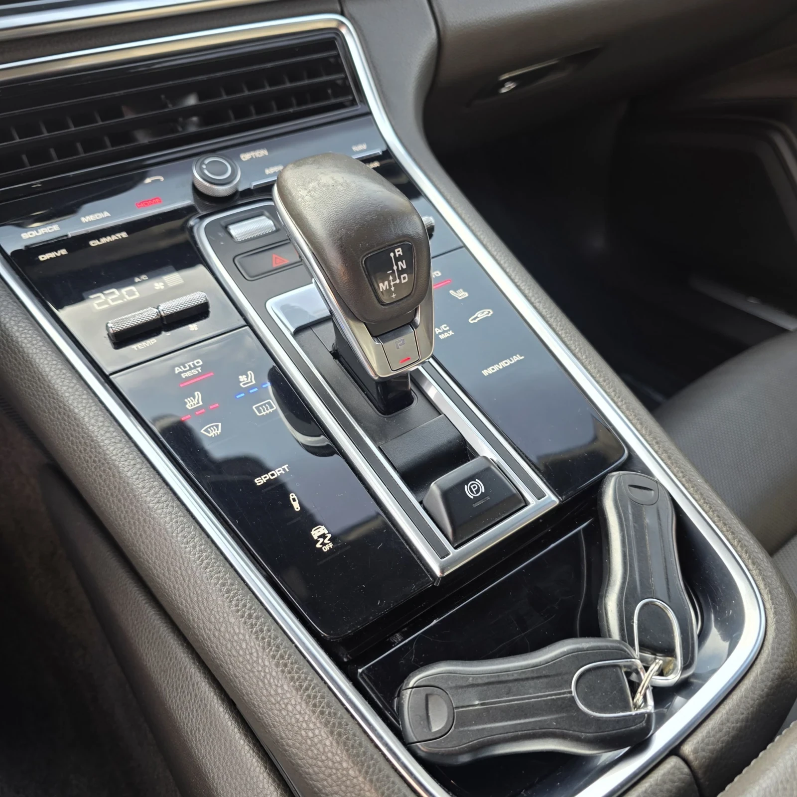 Porsche Panamera 4/Бартер , снимка 11 - Автомобили и джипове - 55085173