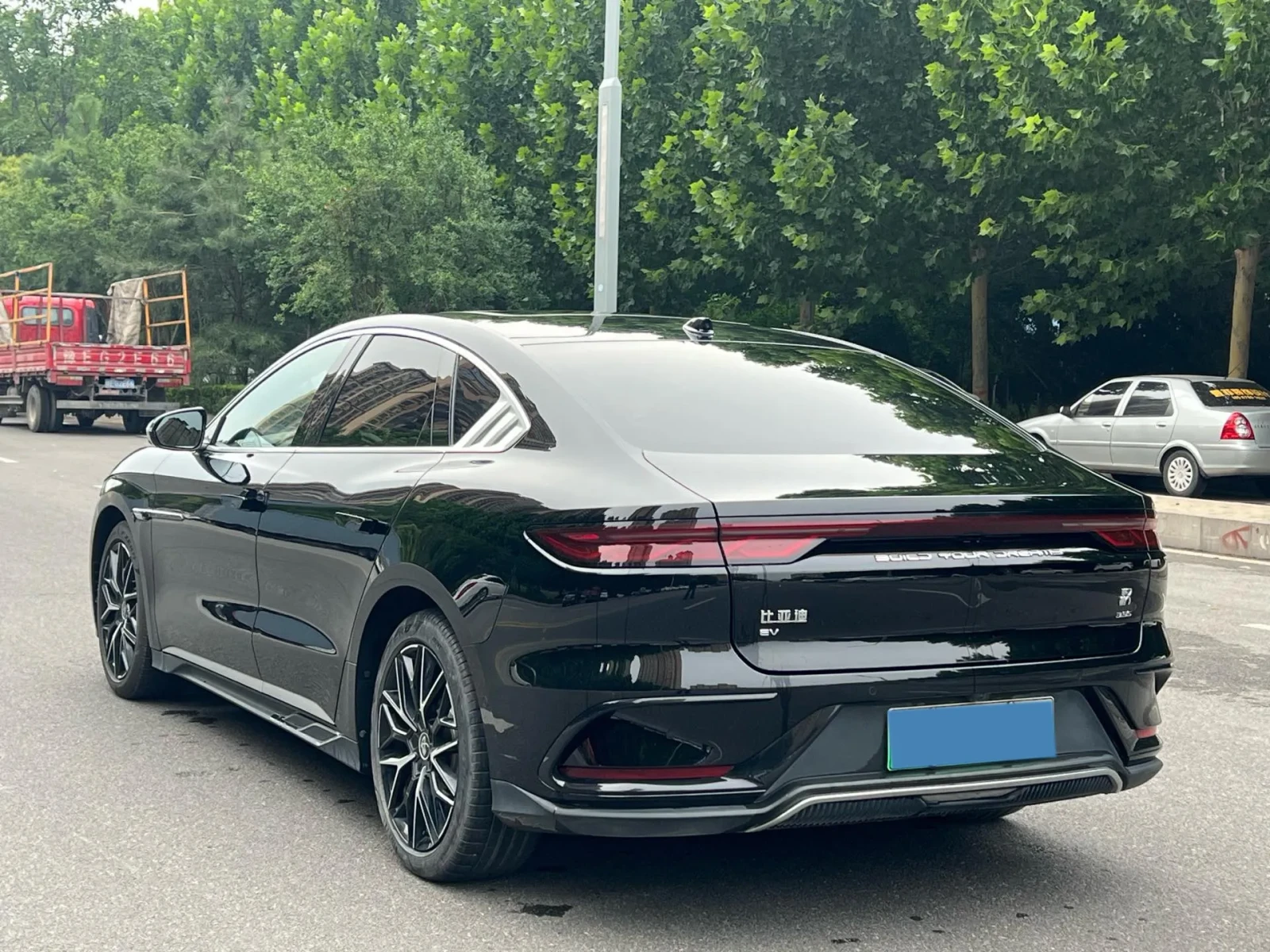 BYD HAN 610km Range / HUD / 360 Camera, снимка 9 - Автомобили и джипове - 55114576