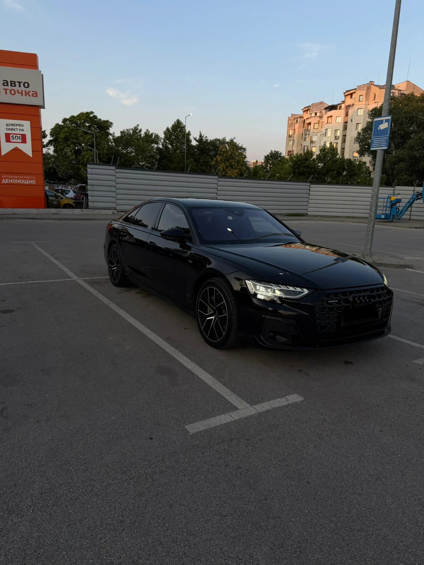 Audi A8 60 TFSIe, снимка 3 - Автомобили и джипове - 55252510